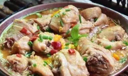 炖鸡搭配豆腐乳，鲜美提味，营养加倍！