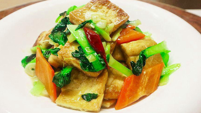 家常美味，小菜园白菜烧豆腐的独到魅力