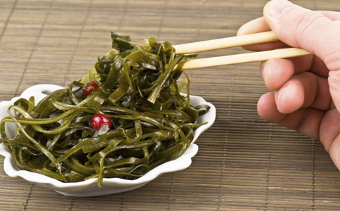 海带、芹菜与豆腐的完美邂逅，健康美食的三重奏