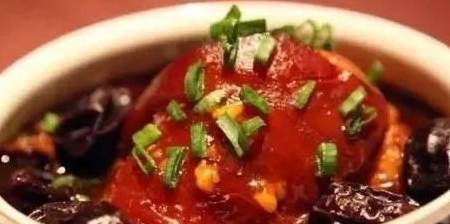 猪尾巴煮油豆腐，传统美食的醇厚滋味与家常做法