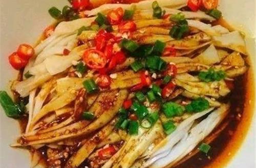 杏鲍菇肉圆汤的做法