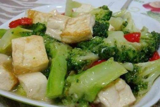 鲜甜花甲豆腐煲，暖胃滋补的美食佳品