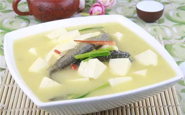炒豆腐炖鸡，家常美食的全新搭配，营养美味双丰收