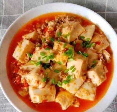 私房秘制香辣豆腐，家常美食的绝妙滋味