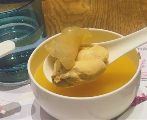 花胶鸡火锅汤底，滋补养生的温暖选择