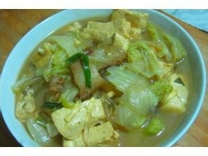 豆腐白菜炖草鱼，家常美食的健康秘密