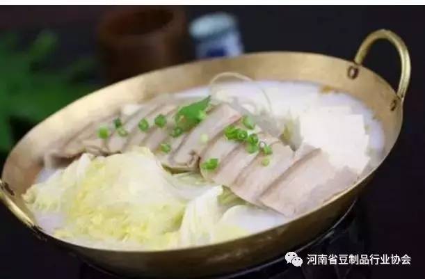 豆腐白菜炖鸡蛋，家常美味，营养满分