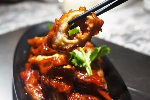 家常大肠，传统美食的魅力与制作秘诀