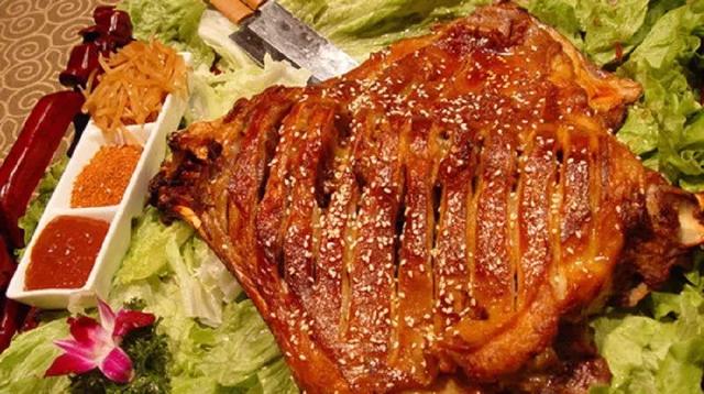 碳烤羊排，户外烧烤的绝佳选择，美味与健康的双重享受