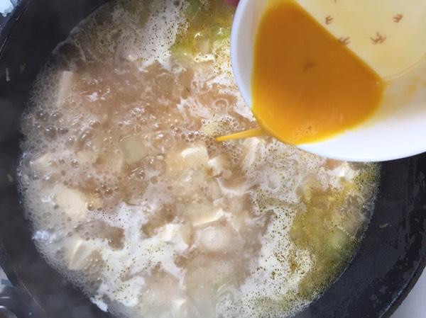 豆腐鸡蛋汤，家常美味，营养滋补的温暖之选