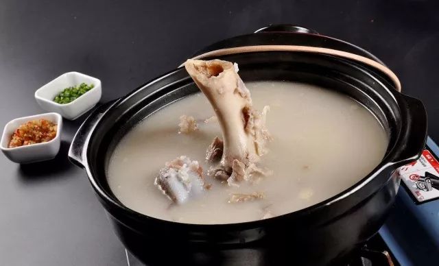 韩国骨头汤，滋补养生的美味佳品，学会简单做法滋养身心