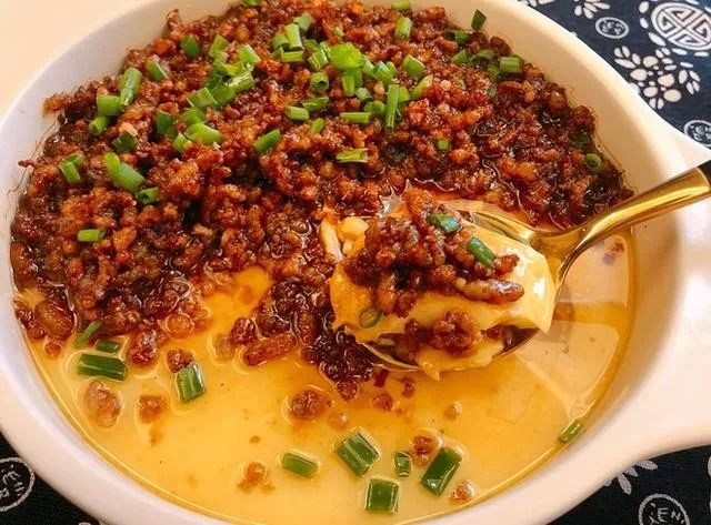 家常美味，肉末豆腐煲蛋汤的制作秘诀与营养解析