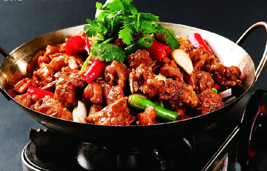 干锅豆腐里脊，家常美食的鲜美演绎