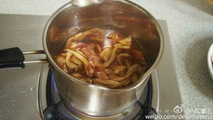 松茸鸡腿排骨汤的做法