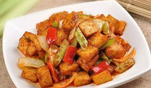 肉冒大豆腐，家常美食的醇香诱惑