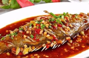 面漏鱼，传统美食的现代演绎，营养美味一漏即食