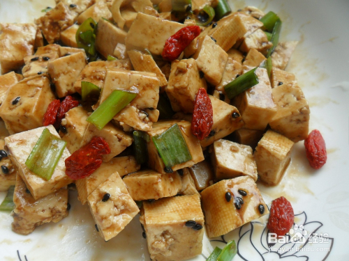 手撕大葱豆腐，家常美食中的美味与营养