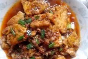 油煎肉末豆腐，家常美食的魅力与简便制作方法