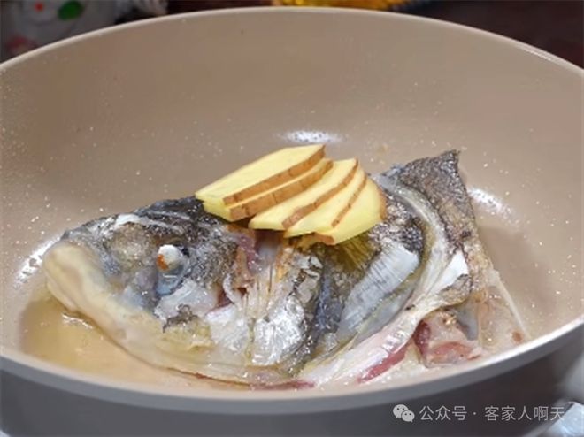 江西黄丫头炖豆腐，家常美味，营养滋补的佳肴