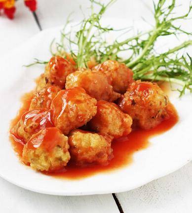 豆腐茄汁丸子的美味秘诀，家常食谱大揭秘