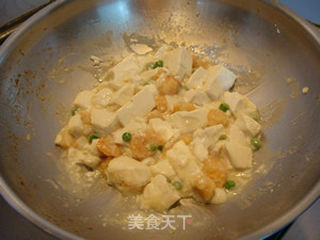 豆腐虾仁蒸米饭，营养满分的创意美食制作指南