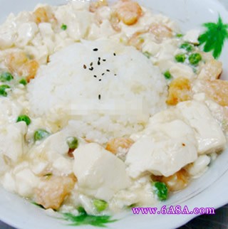 豆腐虾仁蒸米饭，营养满分的创意美食制作指南