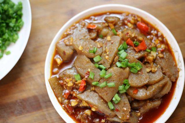 魔芋豆腐煮鸡腿——健康美味的低脂佳肴