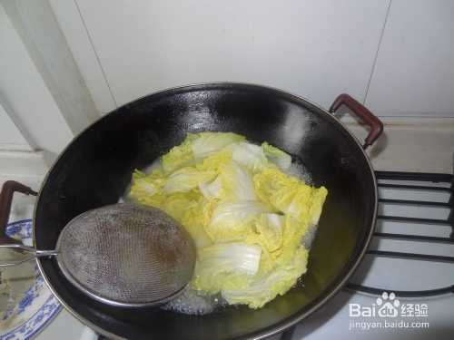 家常美食的魅力，白菜豆腐煲肉末的制作与营养解析