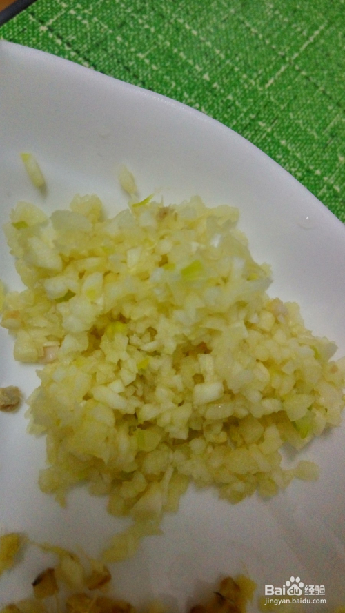 家常美食的魅力，白菜豆腐煲肉末的制作与营养解析