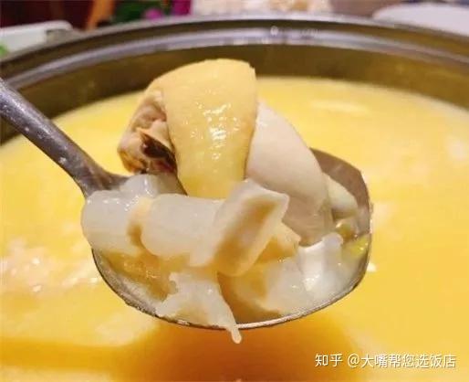 花胶鸡锅底，滋养身心，温暖冬日里的每一根味蕾