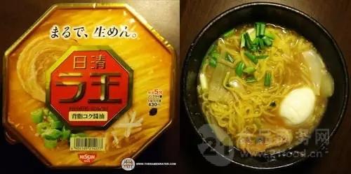 年糕豆腐鸡蛋面条，一道温暖家常的美味组合