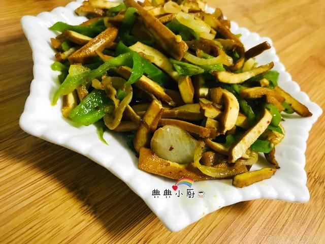 豆腐干炒青椒，家常美食的鲜美秘诀