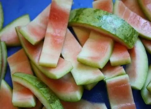 醋西瓜皮，夏日清凉美食新吃法，美容养颜又解腻