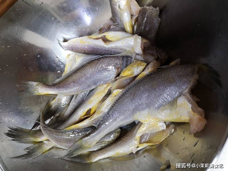 灰面裹鱼的做法