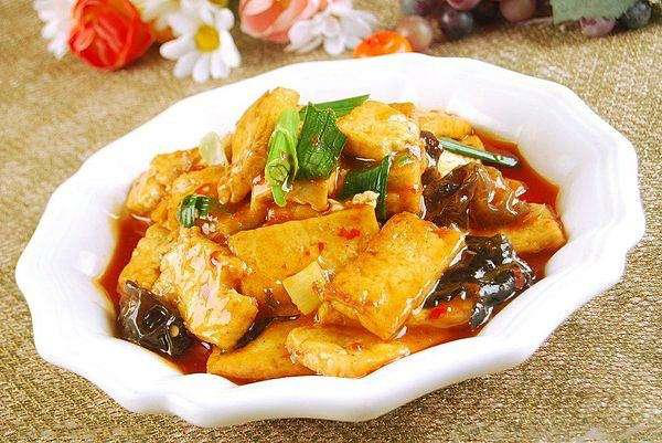 辣椒炒小豆腐，家常美味，健康养生新选择
