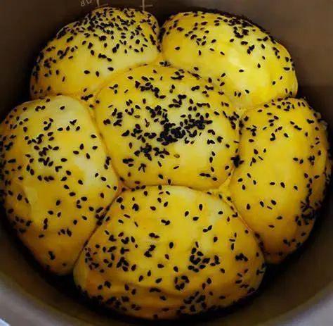 电饭煲蒸面包，轻松打造家庭版松软面包新体验