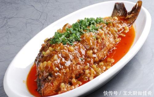 麻辣翅中，香辣入骨的美味佳肴，家常烹饪新体验