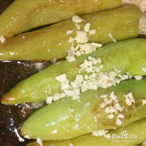 虎皮尖椒，家常美食的诱惑，教你轻松解锁美味秘诀！