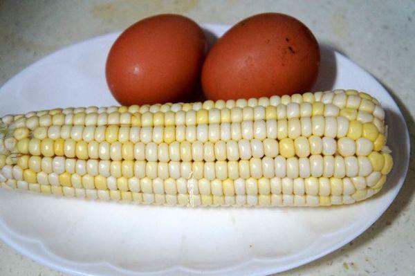 烤肉玉米鸡蛋液做法