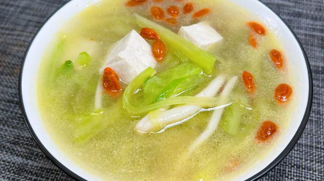 美味升级！烤鸡腿豆腐汤的独到做法与营养解析
