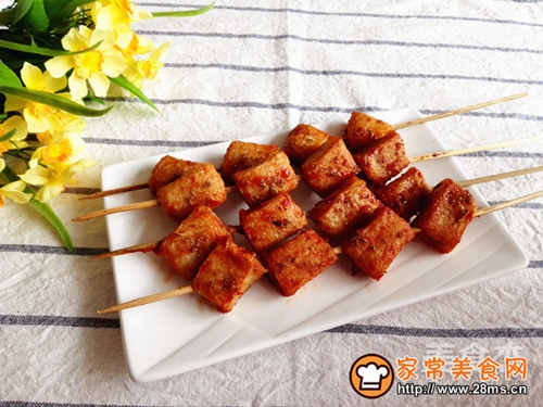 烤鱼里放鱼豆腐的做法