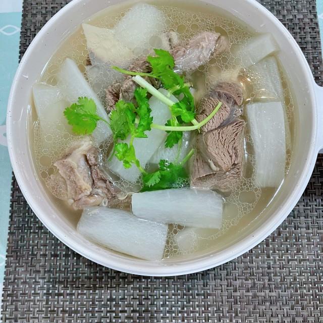 鸭肉白萝卜炖汤，滋补养生的家常美食