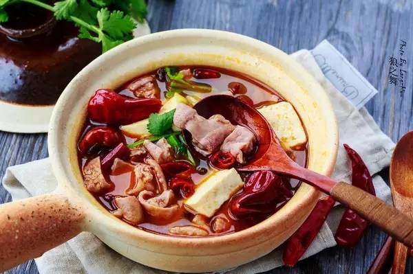猪肉皮炖豆腐，美容养颜的家常美食攻略