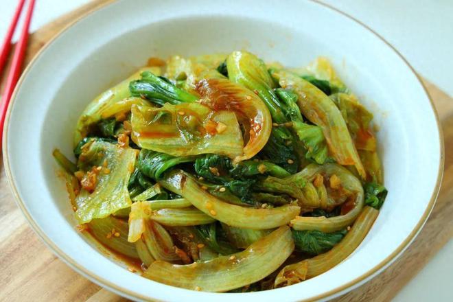夏日消暑佳品——凉拌江西豆腐皮的制作与功效解析