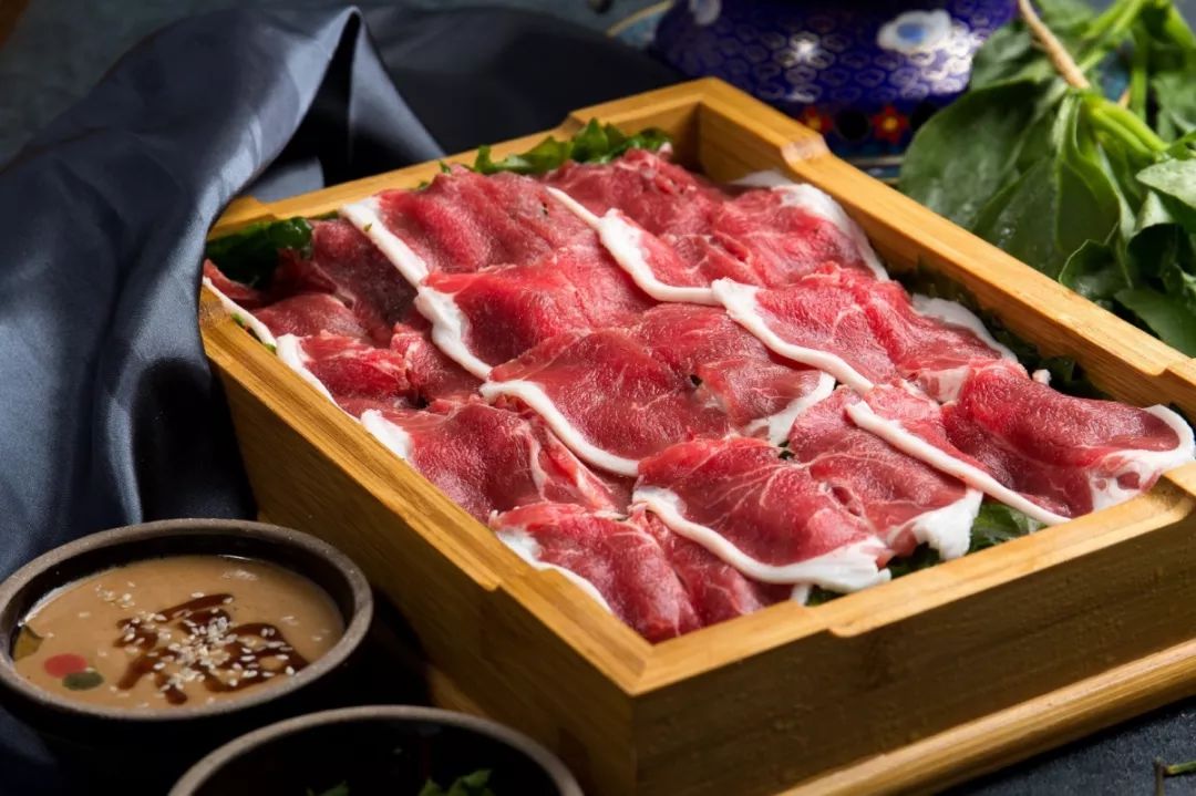 火锅店牛肉的秘密，选材、功效与家常做法解析