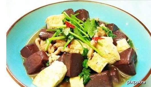 肉烧血豆腐，家常美食的温情与滋补