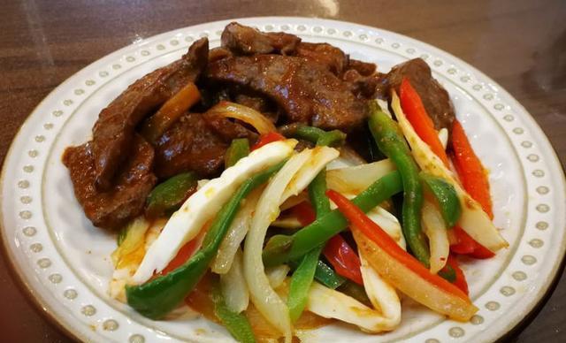 煎猪肝炒豆腐，美味搭配，营养满分！