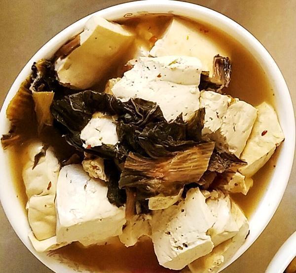 宣威豆腐煮肉血肠，传统美食的醇厚滋味与营养揭秘