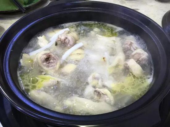 清炖老母鸡，滋补养生，唤醒身体活力