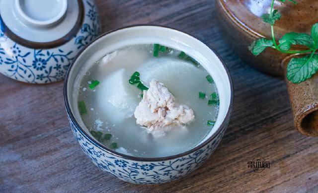 清炖老母鸡，滋补养生，唤醒身体活力